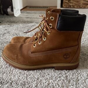 Timberland Tan Leather Boots with Black Collar